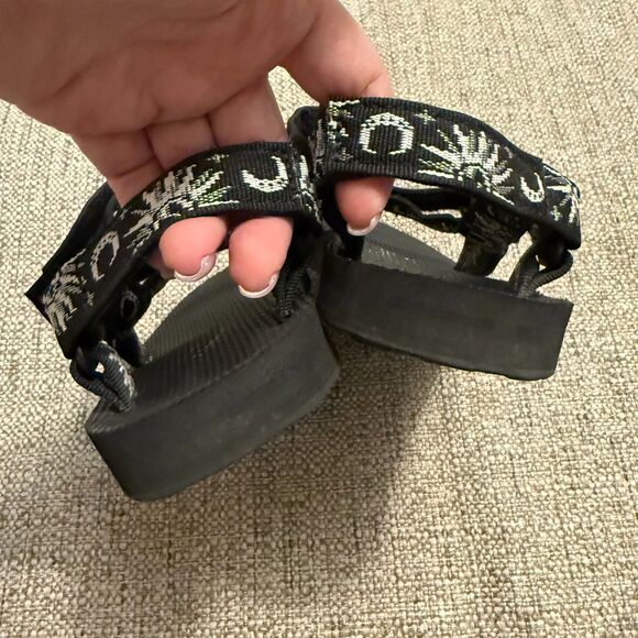 Teva Women's Monochrome Patterned Sandals - Picture 7 of 9